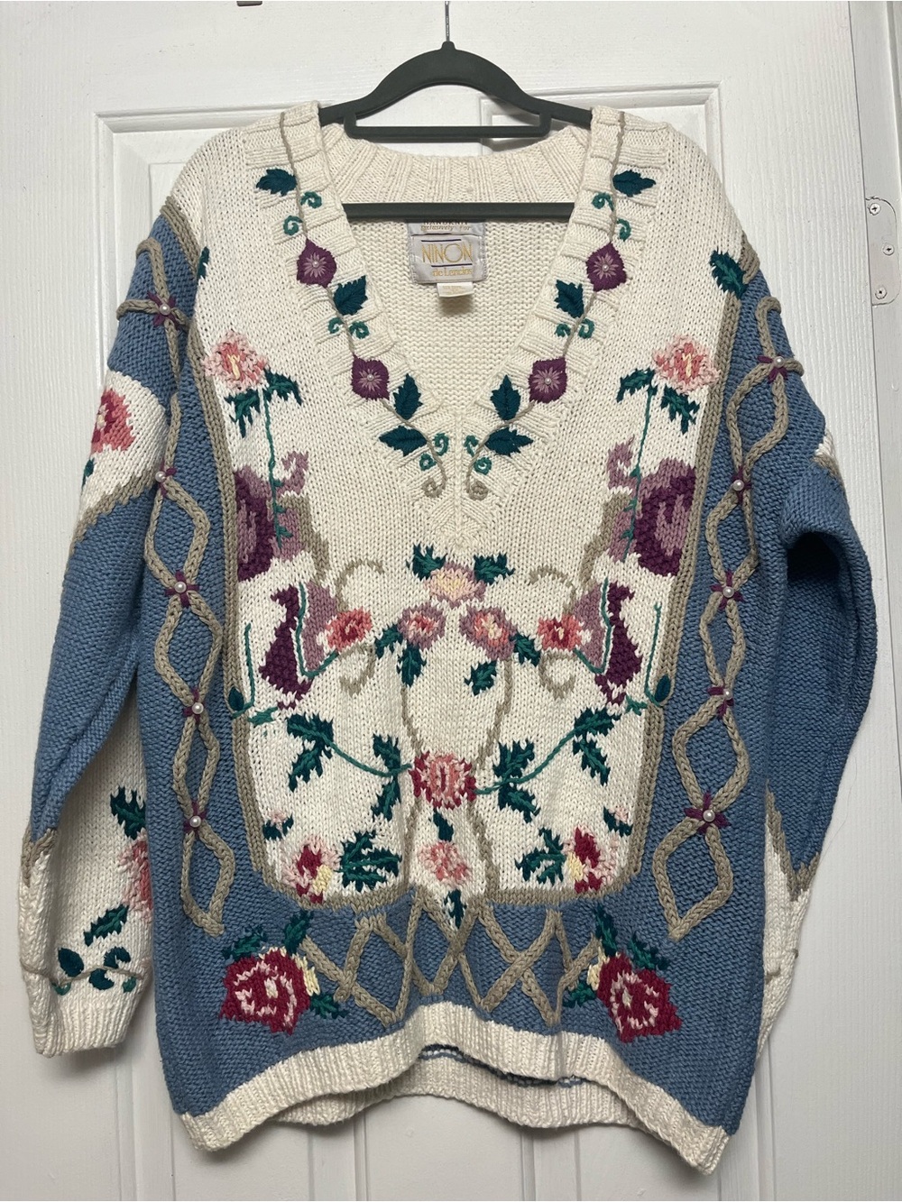 Vintage Floral V-Neck Sweater - Ivory & Blue